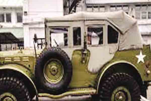 மஹரகமவில் ஓடும் விடுதலைப் புலிகளின் வண்டி! 1 jeep