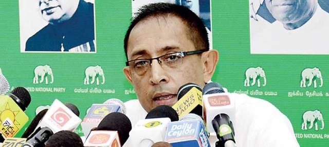 நாட்டை நிர்வகிக்கமுடியாத அரசுக்கு ஏன் பதவி? - கேள்வி எழுப்புகிறார் கபீர் ஹாசீம் 1 KABIR