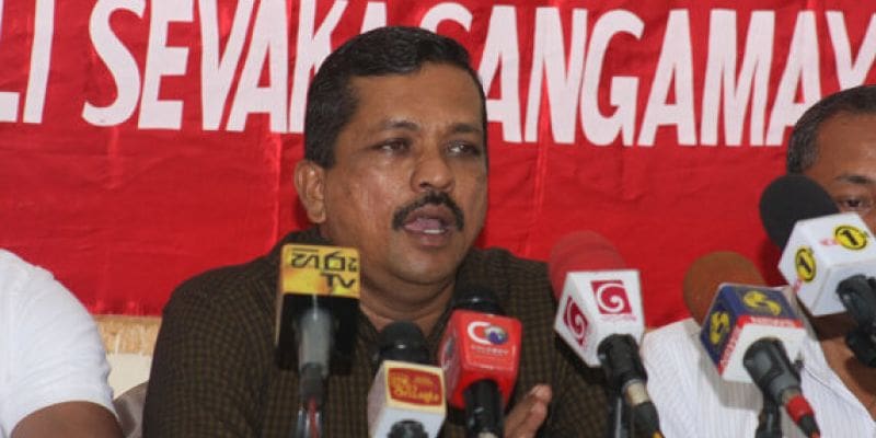 முதலில் பாராளுமன்றிற்கு துவிச்சக்கர வண்டியில் செல்லுங்கள்! - அரசுக்கு தொழிற்சங்கத் தலைவர் பதிலடி 1 Ranjan Jayalal
