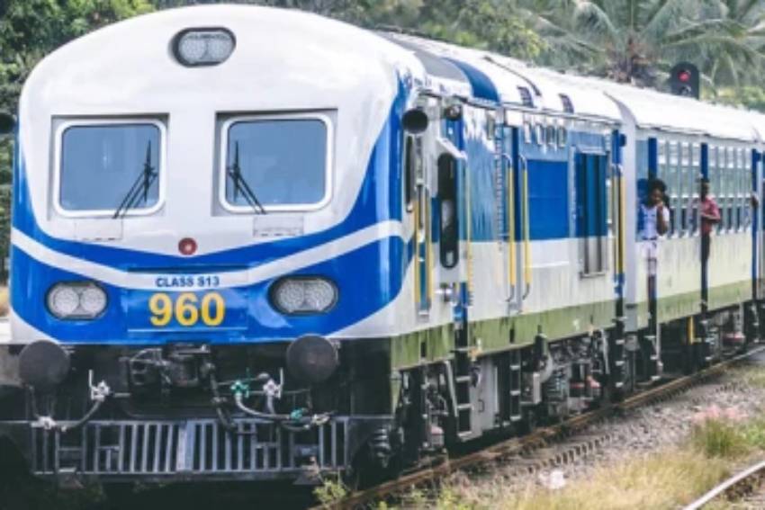 இன்று முதல் விசேட ரயில் 1 Train