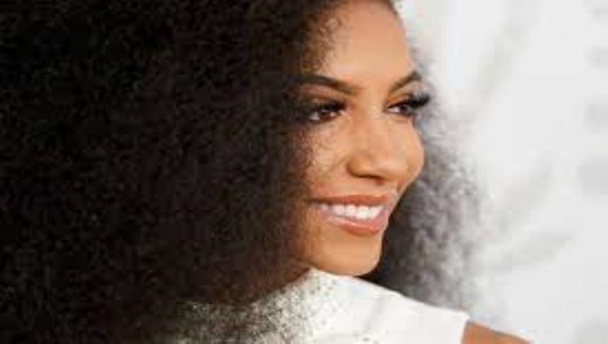 மாடியிலிருந்து குதித்து அழகு ராணி தற்கொலை! 1 america miss world 1