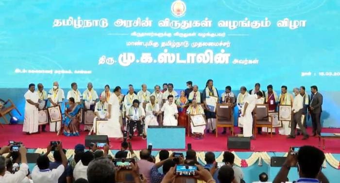 தமிழை வளர்த்தெடுத்த 21 பேருக்கு விருது!! 1 16473251023061