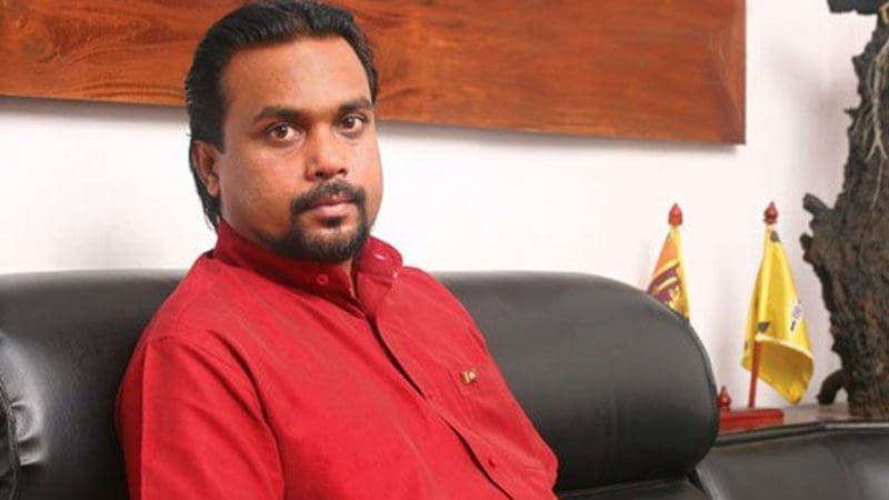 பஸிலே அரசை ஆட்டுவிக்கிறார்! - சீறுகிறார் வீரவன்ஸ 1 98