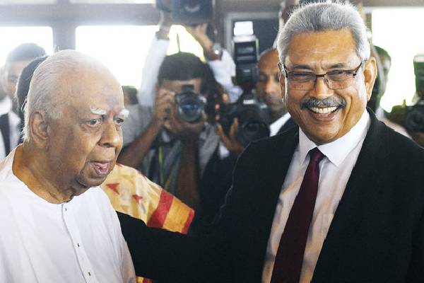 கோட்டா - சம்பந்தன் நேரடிப் பேச்சுக்கு மஹிந்த வரவேற்பு! 1 sampanthan 2
