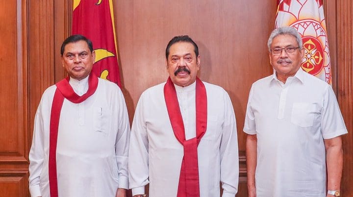 ராஜபக்சக்கள் பதவி விலகுவதில் அர்த்தம் இல்லை! - சமல் கூறுகின்றார் 1 ராஜபக்சக்கள்