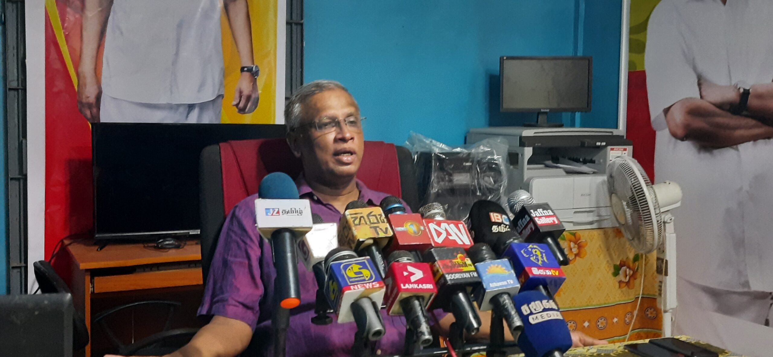 யுத்தக் குற்றம் மற்றும் ஊழலுக்கு பொறுப்பேற்று ஜனாதிபதி பதவி விலகவேண்டும்! - சுமந்திரன் எம்.பி. வலியுறுத்து 1 20220414 093600 scaled