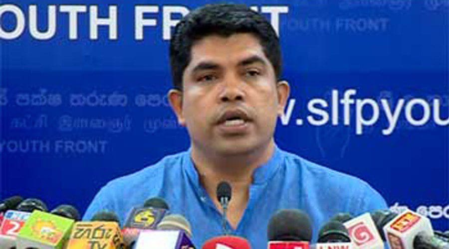 ஆரம்பித்த அரசியல் தாவல்கள் - முதல் நரி சிக்கியது!! 1 sanda pandara