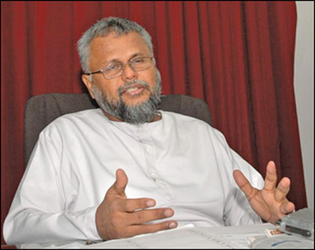இனவாத சக்திகள் மெல்வதற்கு அவலை கொடுக்க கூடாது!! 1 douglas devananda