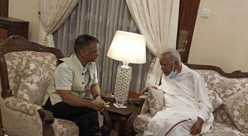 ரணிலை பிரதமராக்கியதன் பின்னணியில் டில்லி இல்லை! - சம்பந்தனிடம் தூதுவர் எடுத்துரைப்பு 1 சம்பந்தன் கோபால் பாக்லே