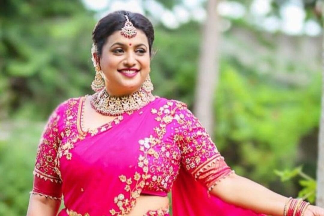 பாவாடை தாவணியில் ரோஜா! இணையத்தில் வைரலாகும் புகைப்படம் 3 FotoJet 3 11