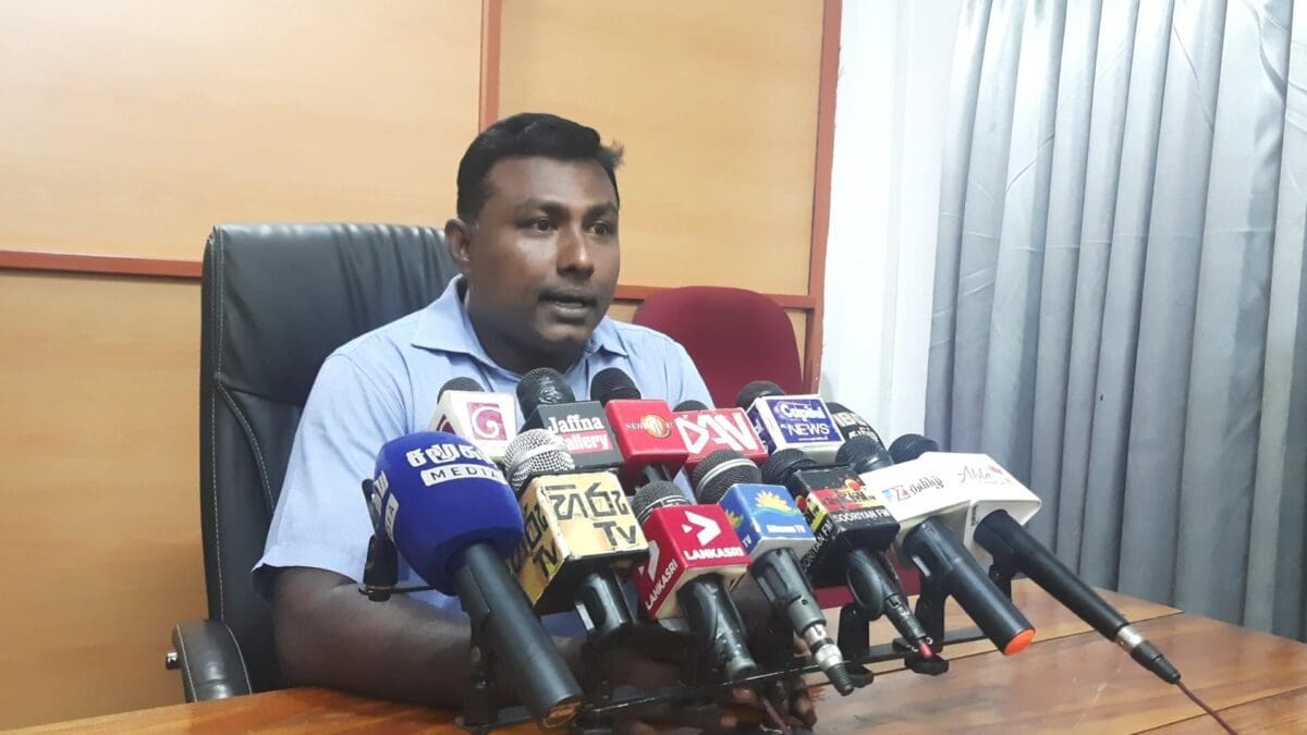 எரிபொருள் நெருக்கடி! - திண்மக்கழிவு அகற்றலிலும் நெருக்கடி 1 VideoCapture 20220630 174720