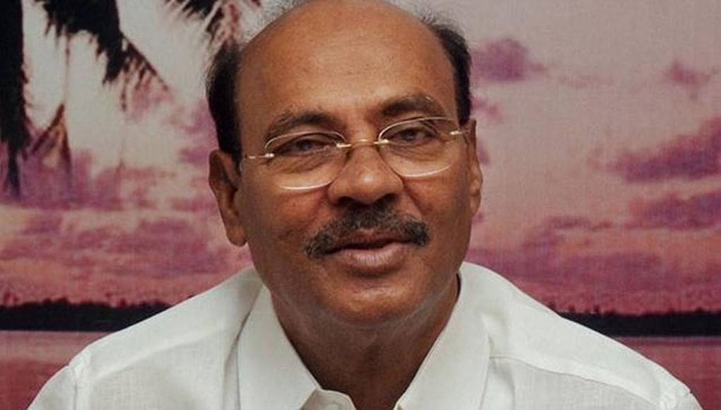 இனப்படுகொலையாளிகள் தப்பிச் செல்ல அனுமதிக்கக்கூடாது! - பா.ம.க. நிறுவனர் ராமதாஸ் டுவிட் 1 1726679 ramadoss