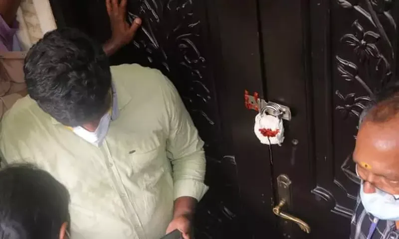 அதிமுக தலைமை அலுவலகத்திற்கு 'சீல்' 3 766737 ei 1