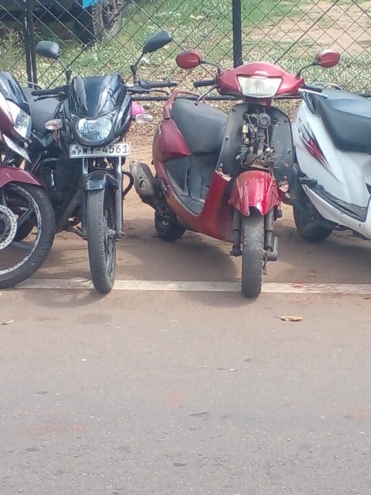 யாழில் எரிபொருள் வரிசையில் நிற்கும் மோட்டார் சைக்கிள்களின் உதிரிப்பாக திருட்டுக்கள் அதிகரிப்பு! 1 767676