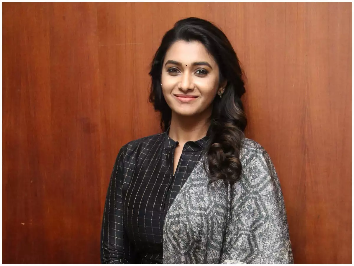திருமணம் குறித்து கேட்ட கேள்விக்கு அதிரடியாக பதில் அளித்த பிரியா பவானி சங்கர்! 1 82882053