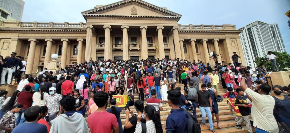 ஜனாதிபதி மாளிகையில் பாரம்பரிய சின்னங்கள் திருட்டு! 1 SriLanka2