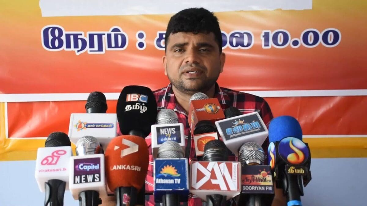 பொழுதுபோக்கிற்கு முகநூலில் பொங்கி எழுவதிலும் எந்த பயனும் இல்லை!! 1 maxresdefault 4