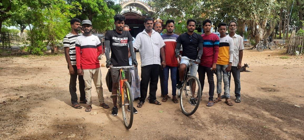 யாழ். இளைஞர்கள் இருவர் கதிர்காமம் நோக்கி துவிச்சக்கரவண்டி பயணம்! 1 IMG 20220805 WA0017