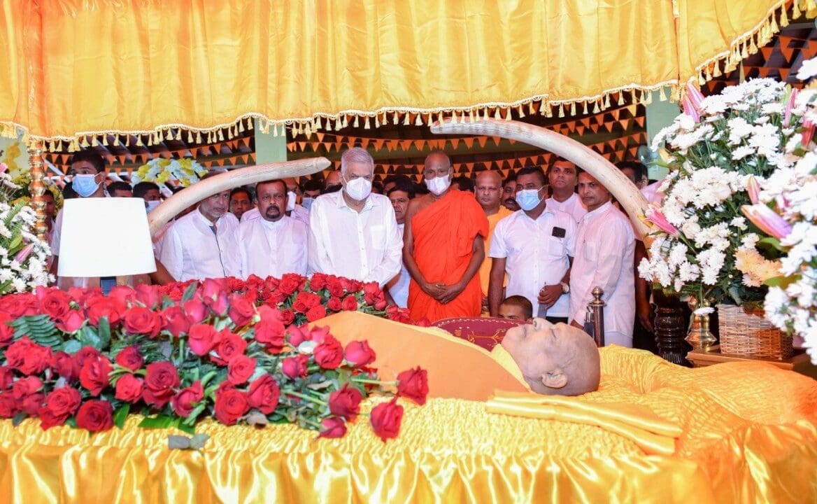 சங்கநாயக்க தேரருக்கு ஜனாதிபதி அஞ்சலி 1 22 6353f830c7aaf