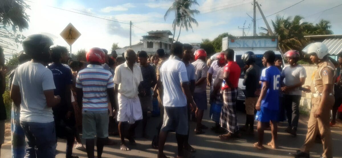 நாவாந்துறை விபத்து! - இளைஞர் பலி 2 IMG 20221014 WA0063