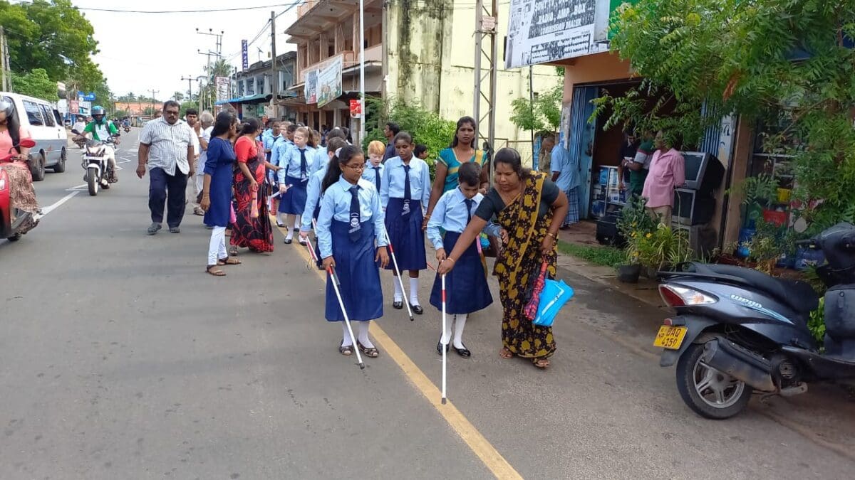 சர்வதேச வெள்ளைப் பிரம்பு தினத்தை முன்னிட்டு பேரணி 1 IMG 20221015 WA0005