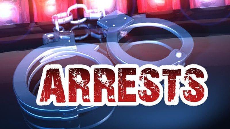 பேஸ்புக் விருந்தில் இளம் பெண்கள் உட்பட பலர் கைது 1 Three people arrested 25465