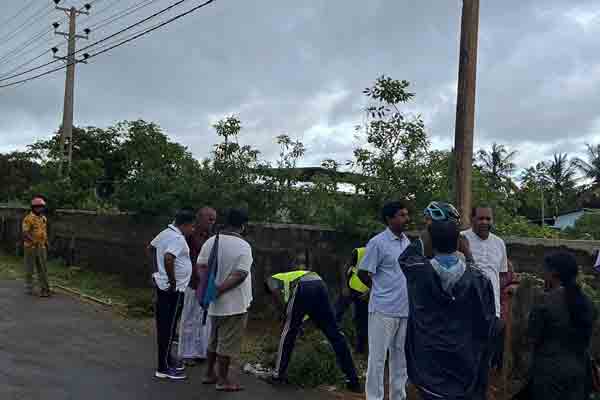 கோப்பாய் துயிலும் இல்லம் முன் குழப்பம்! 2 image a47e18b925